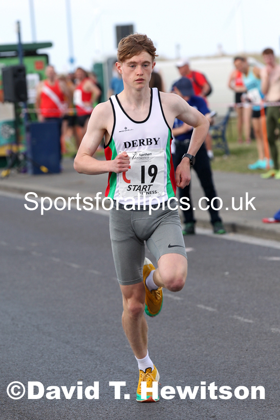 Senior mens 6 stage relay, 2021 Northern 6 and 4 Stage and Young Athletes Road Relays, Redcar. Photo: David T. Hewitson/Sports for All Pics